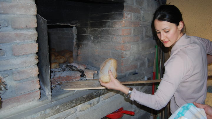 Pane nel Forno a Legna